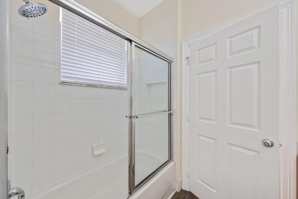 8888 Rockridge Glen Cove