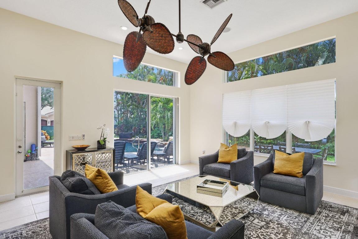 8888 Rockridge Glen Cove