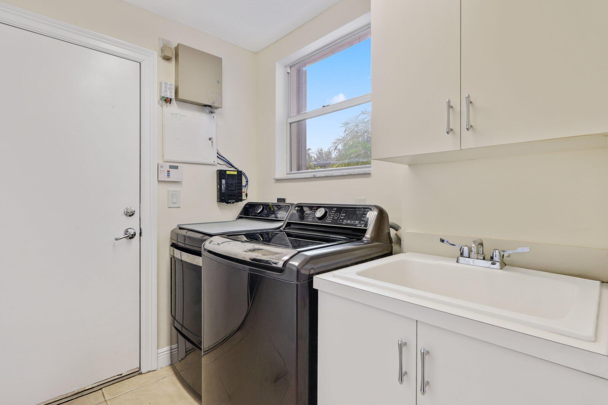 8888 Rockridge Glen Cove