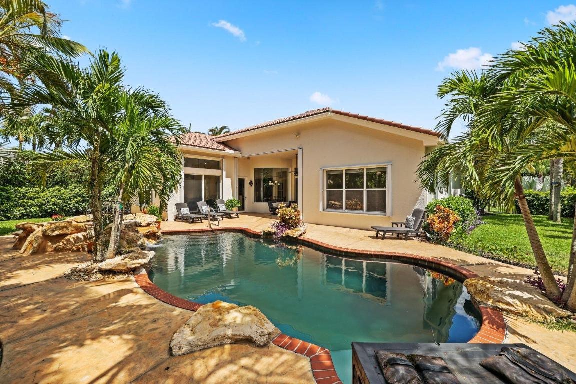 8888 Rockridge Glen Cove