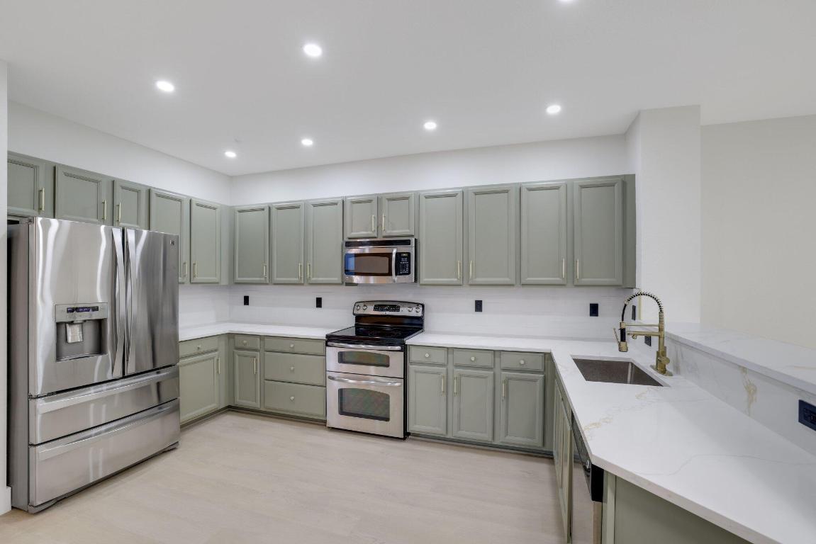 9581 Cobblestone Creek Drive