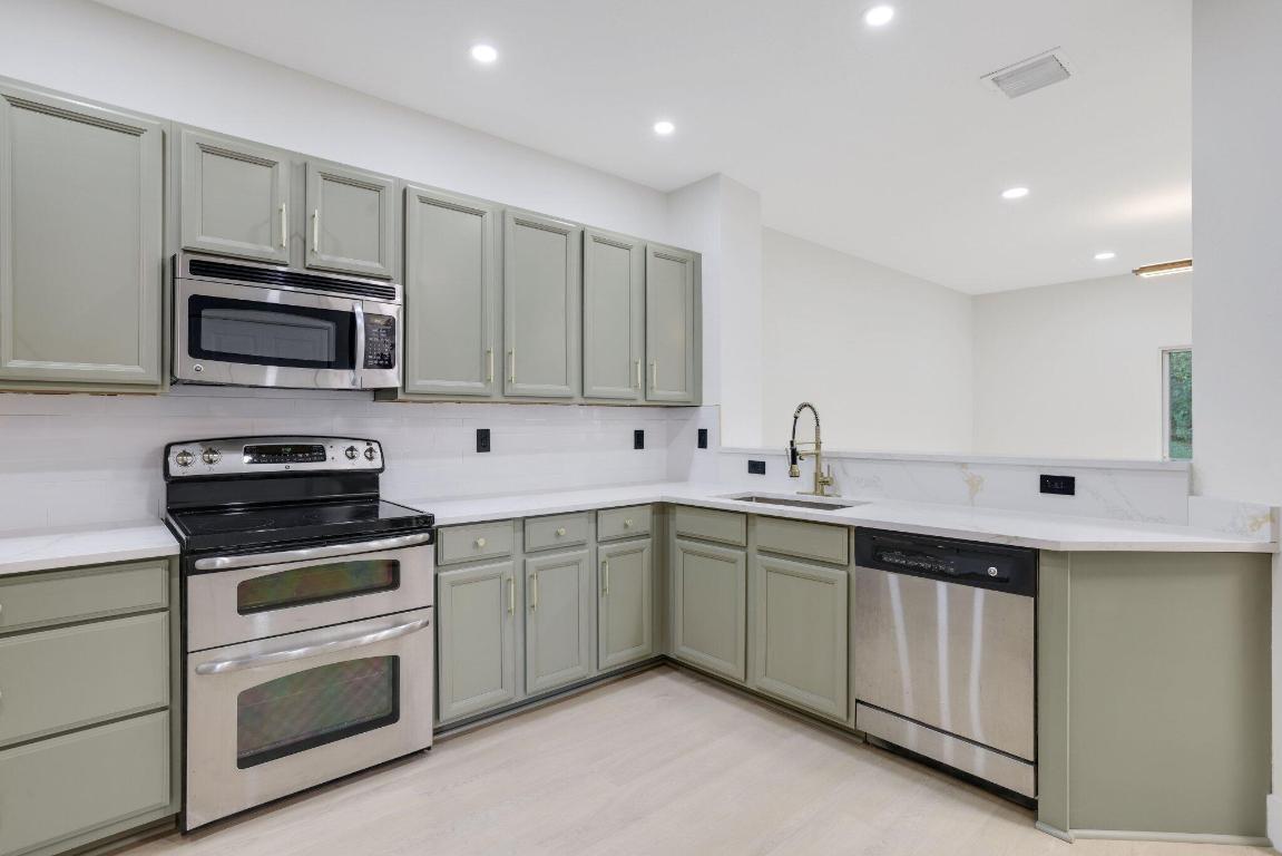 9581 Cobblestone Creek Drive