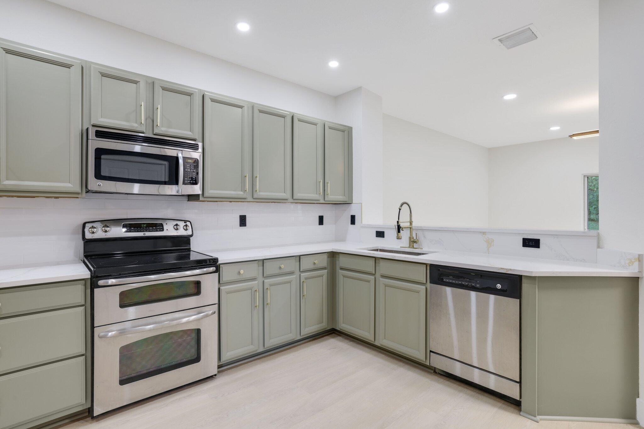 9581 Cobblestone Creek Drive