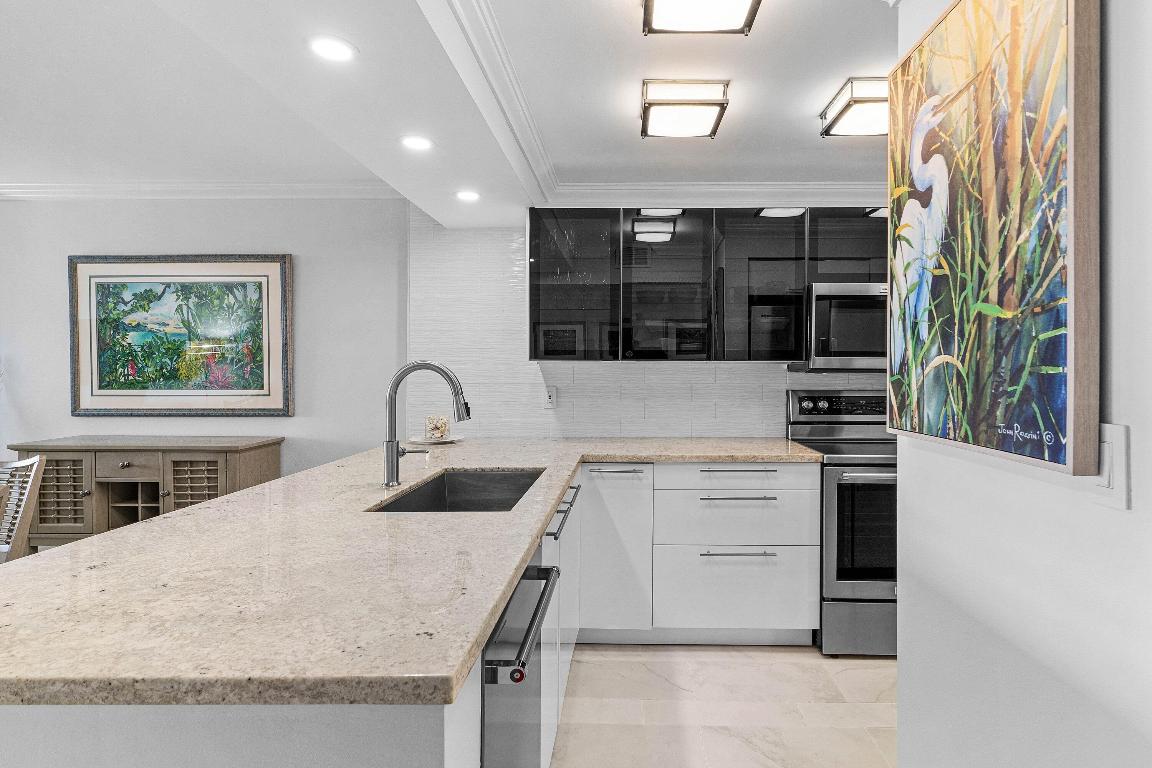 14 Royal Palm Way 5010, Boca Raton Unit: 5010