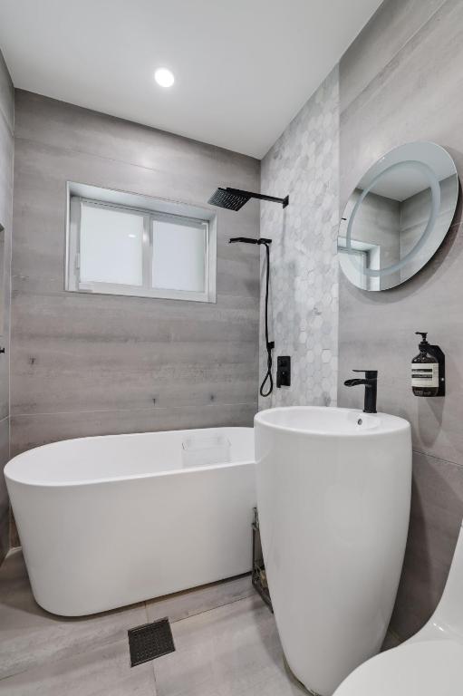 5830 SW 51st Terrace, Miami