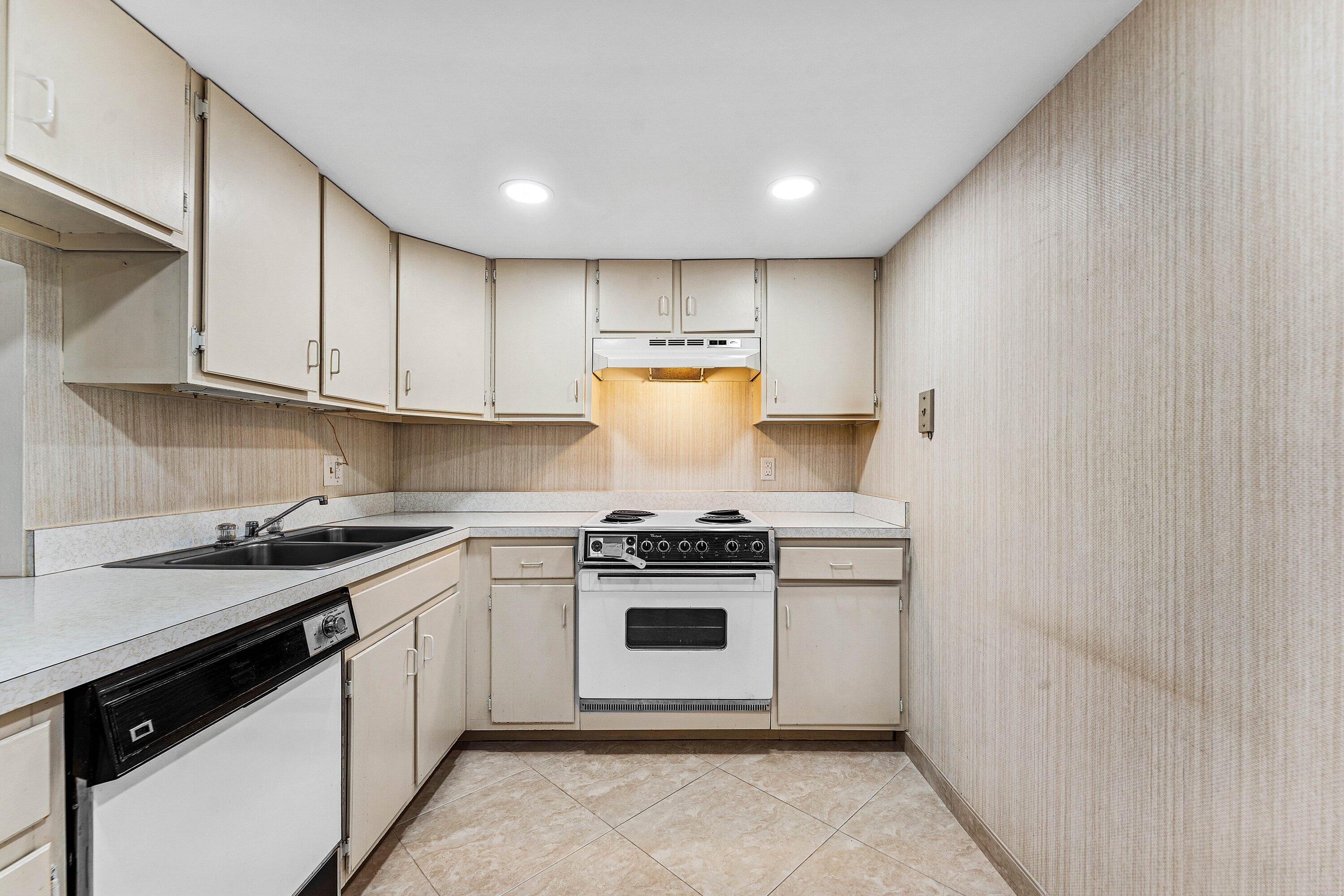 3909 N Ocean Boulevard 106