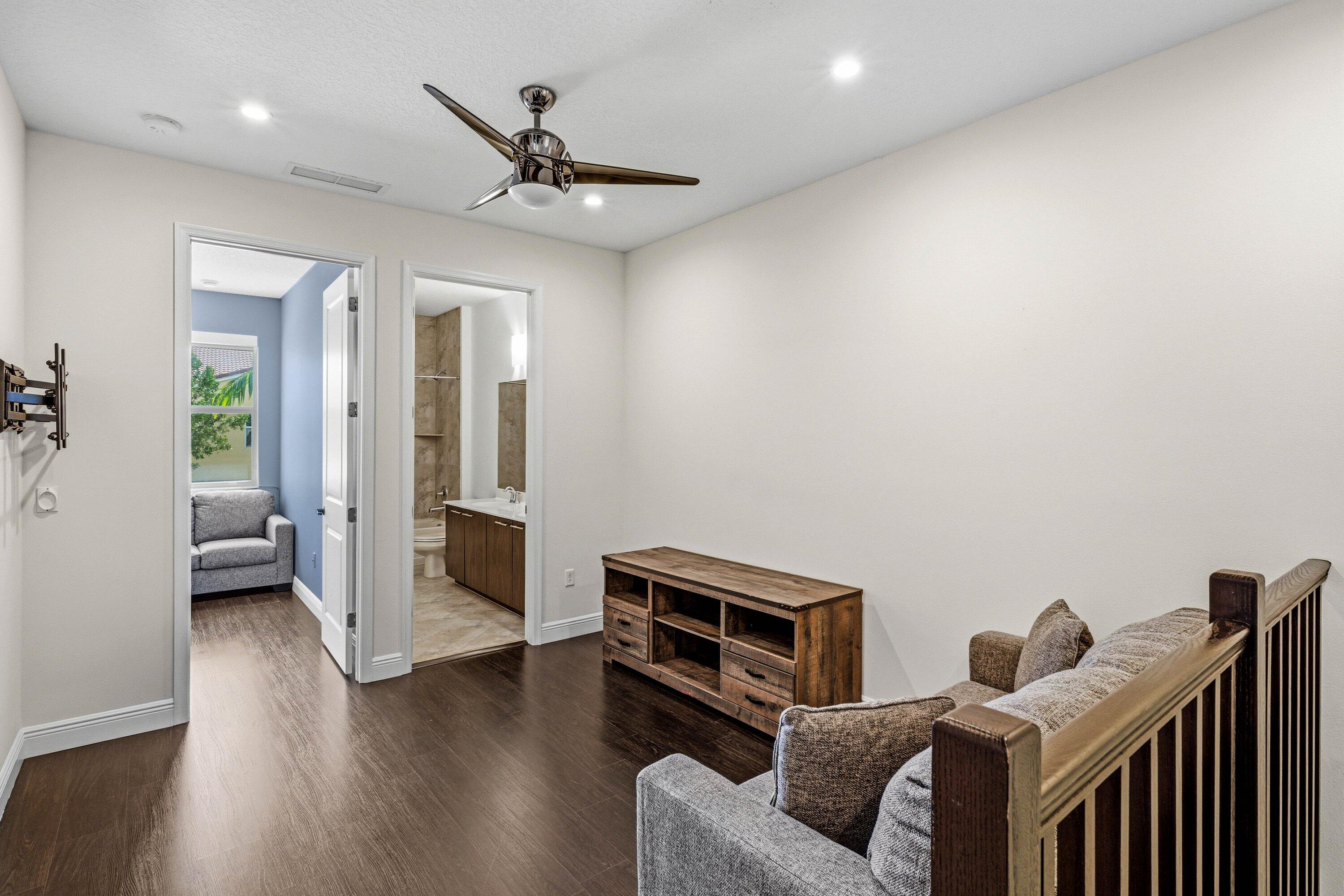 4853 NW 16th Terrace