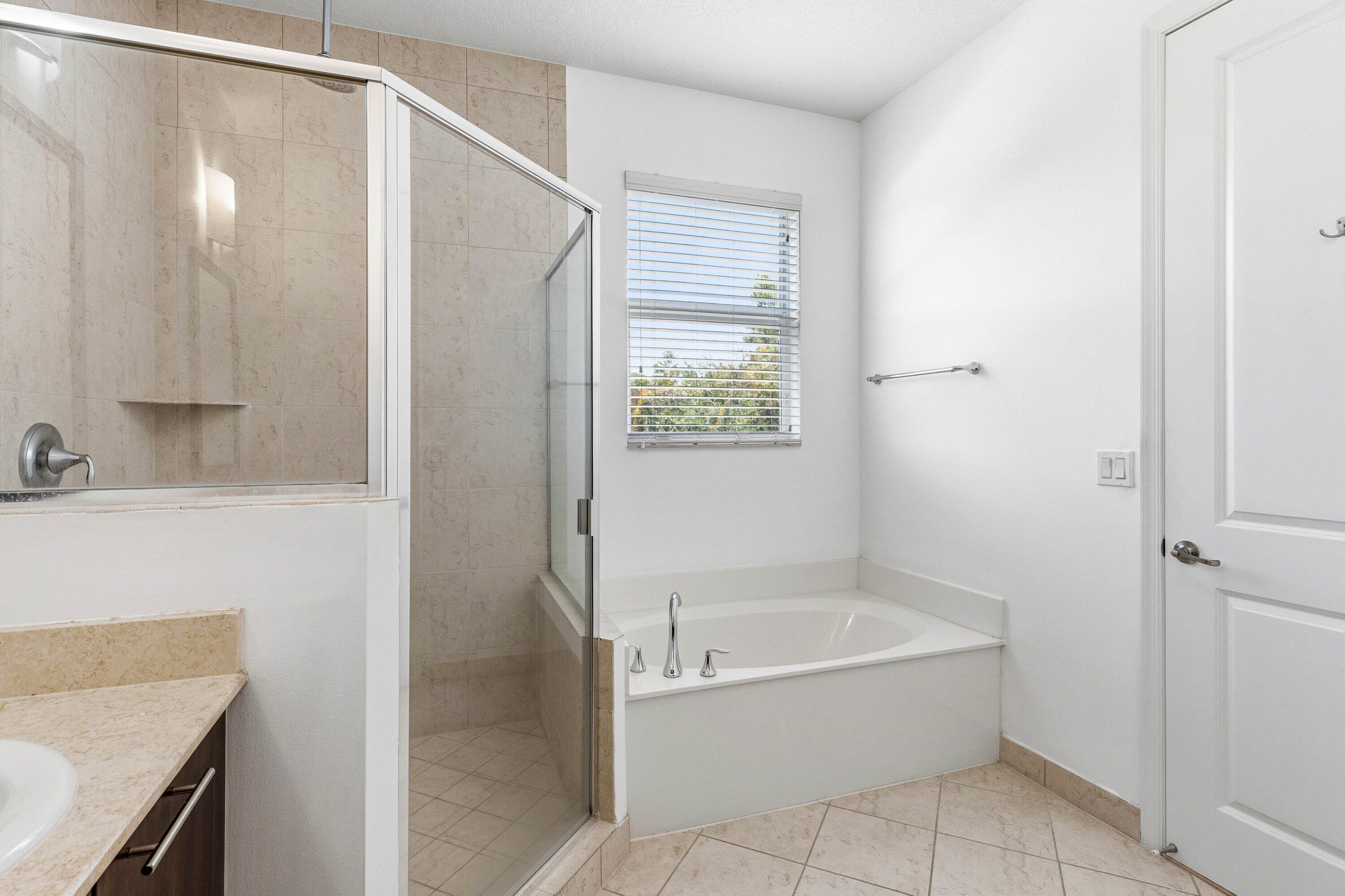 4853 NW 16th Terrace