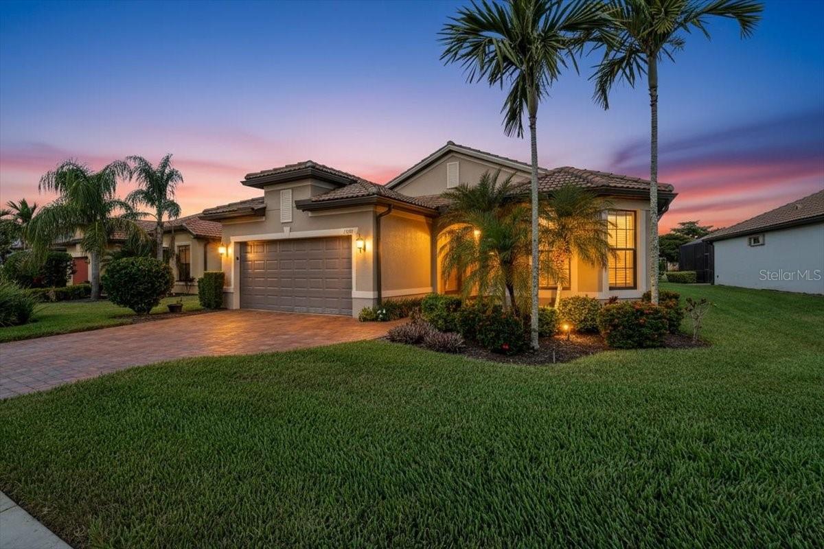 13812 KARINA ST