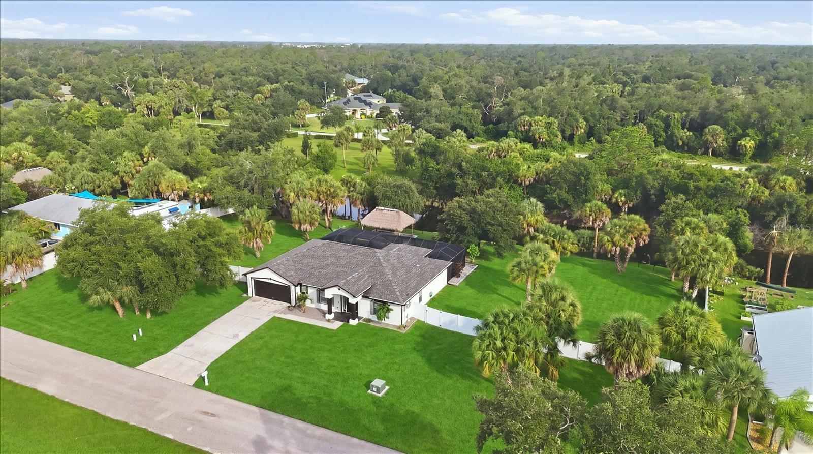 281 PEMBROKE DR