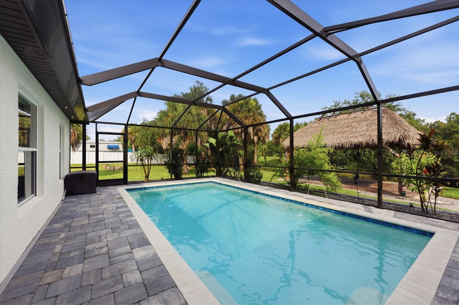 281 PEMBROKE DR