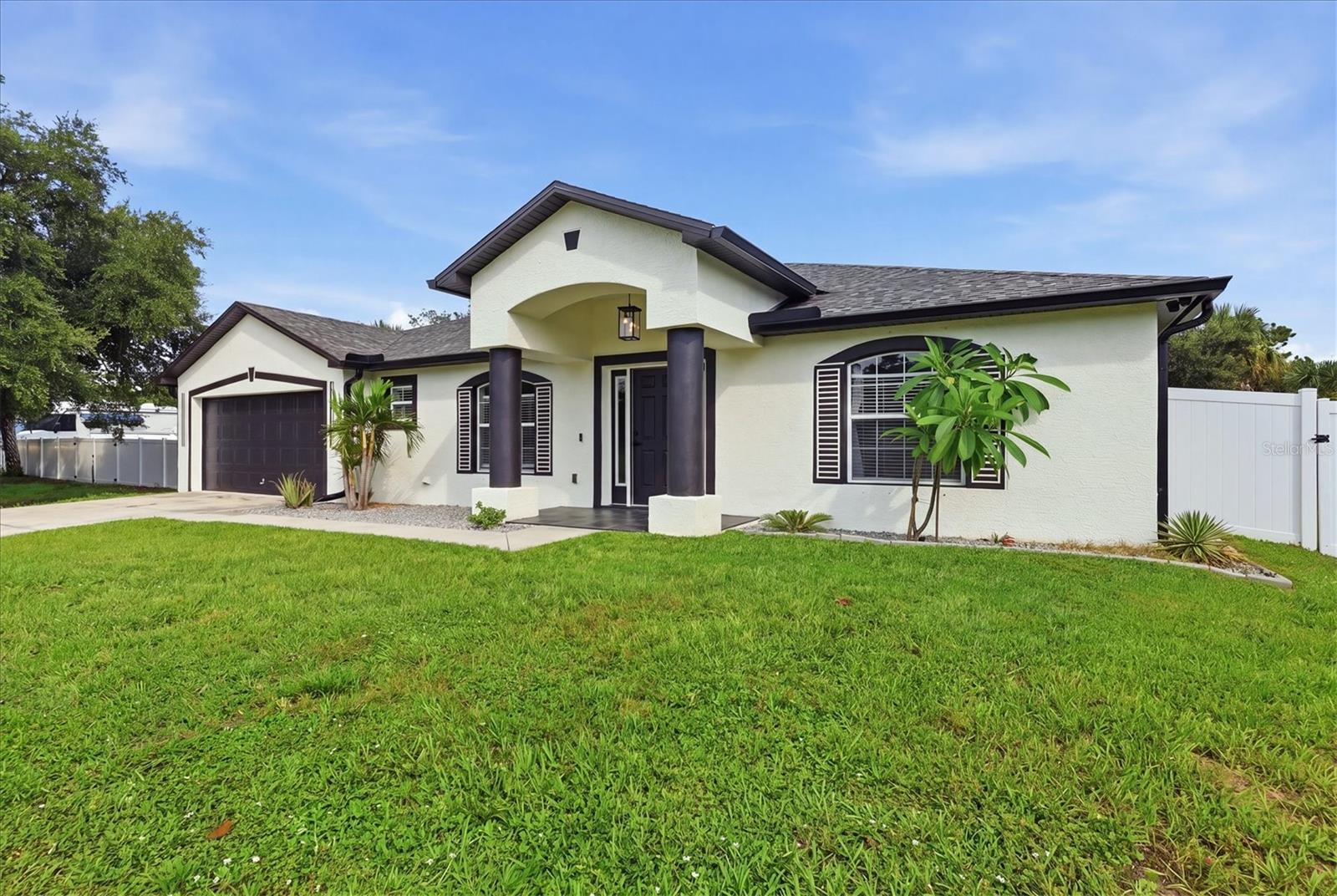 281 PEMBROKE DR