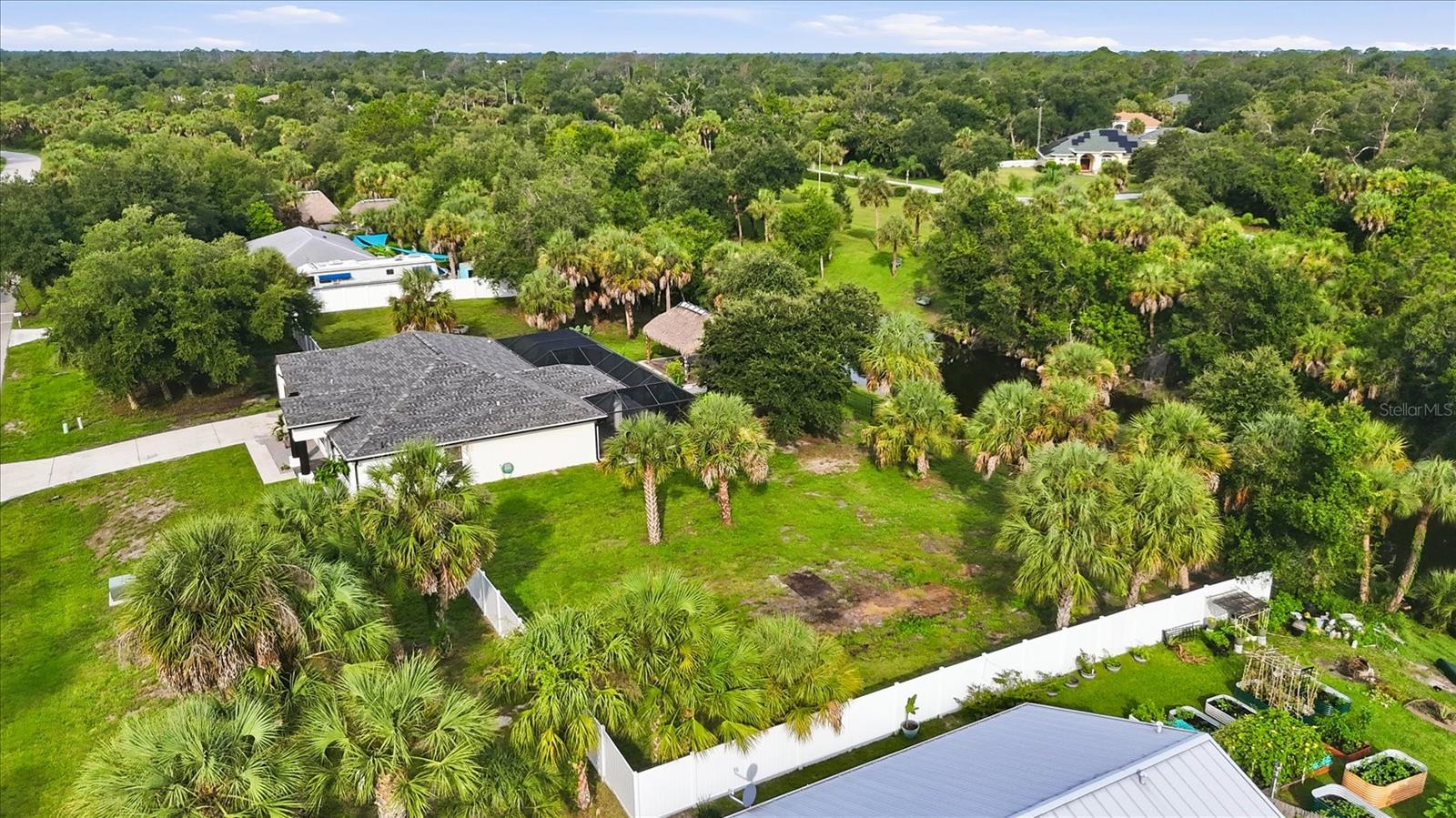 281 PEMBROKE DR