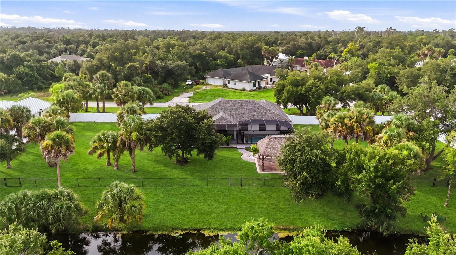 281 PEMBROKE DR
