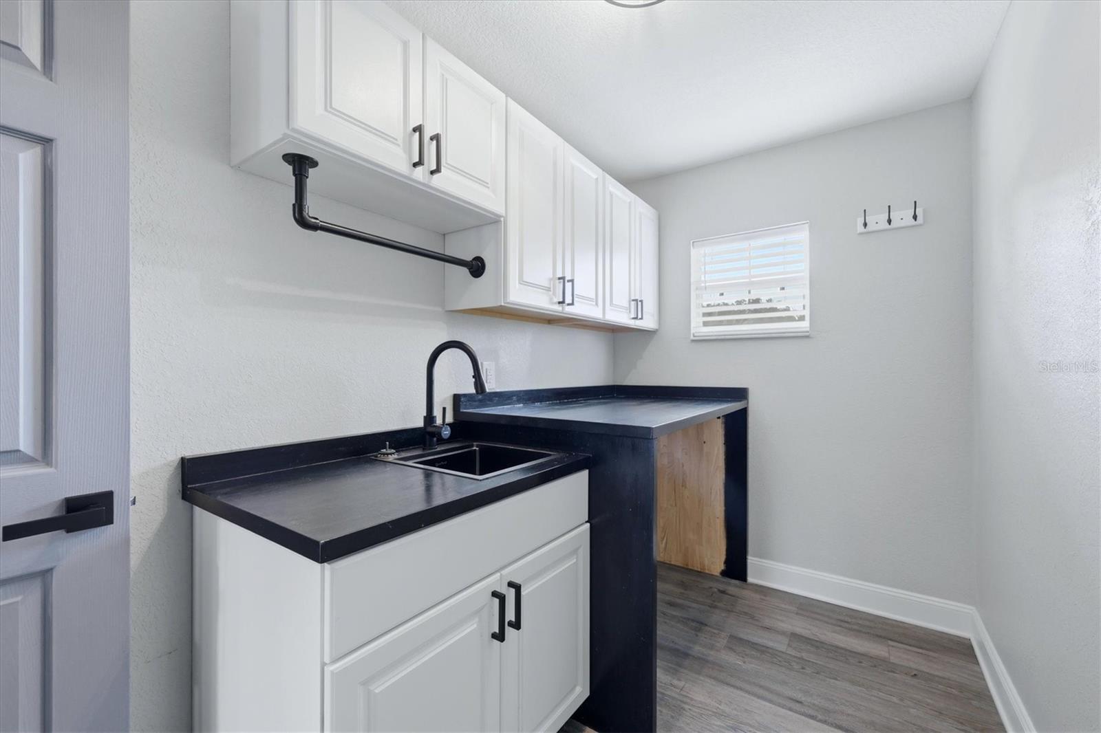 281 PEMBROKE DR