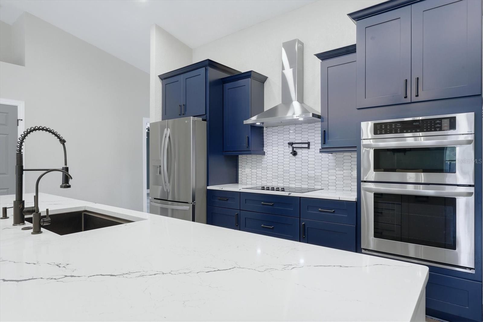 281 PEMBROKE DR