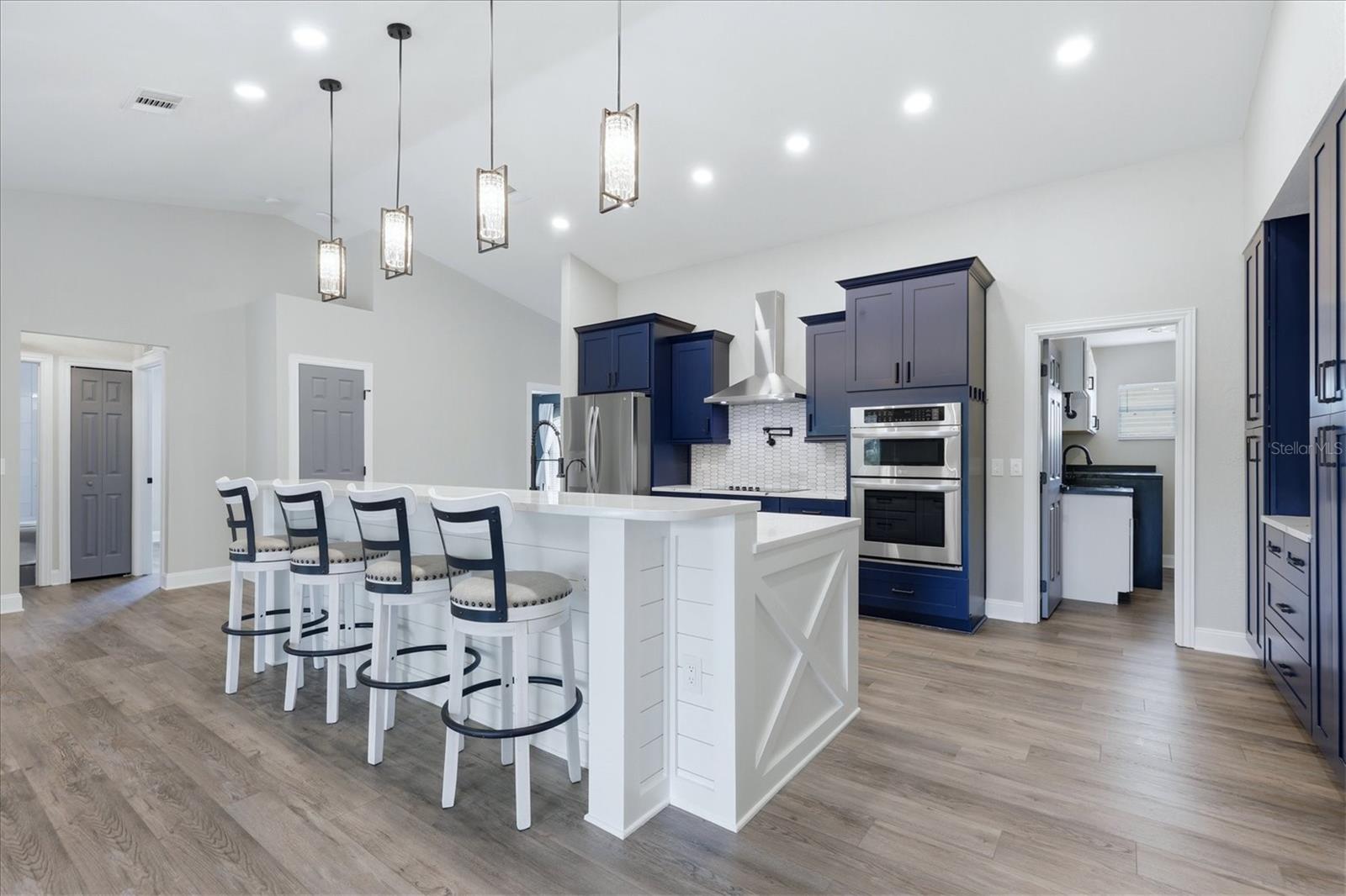 281 PEMBROKE DR