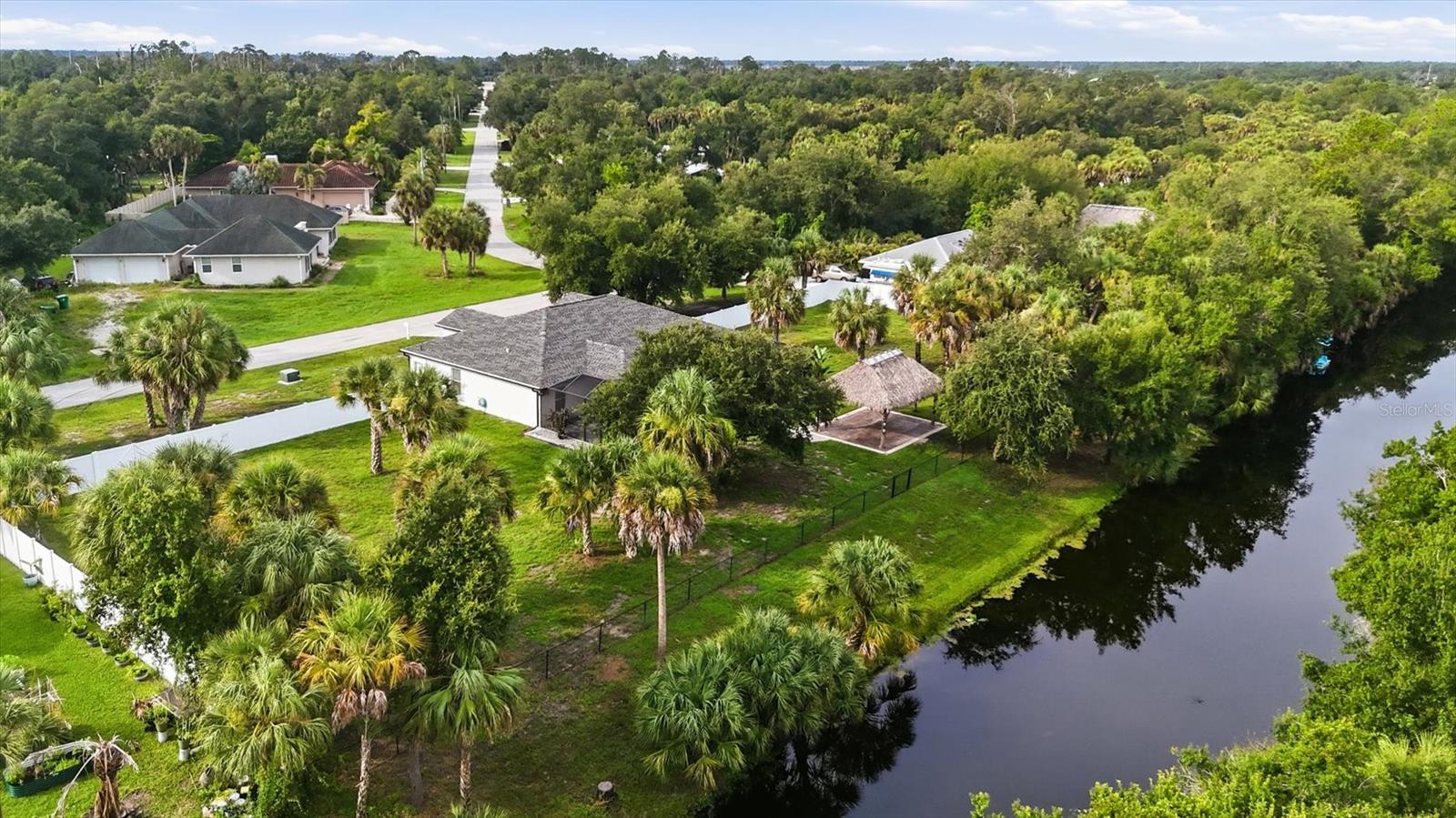 281 PEMBROKE DR