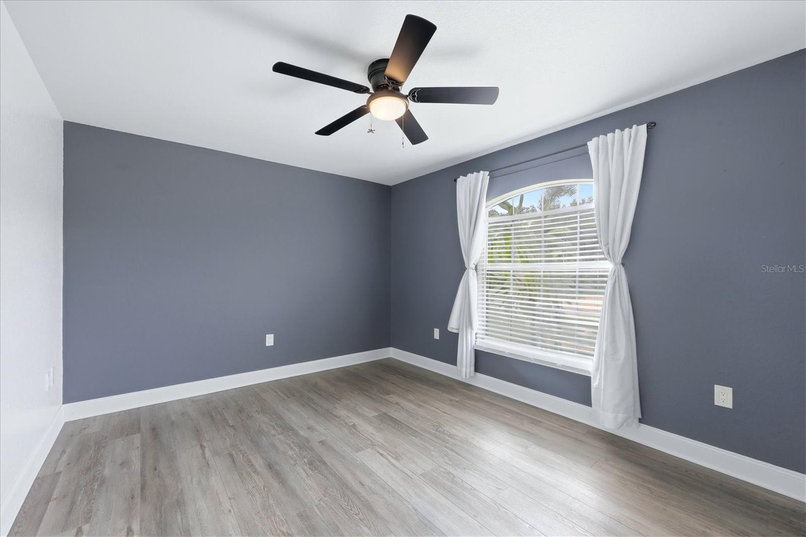 281 PEMBROKE DR