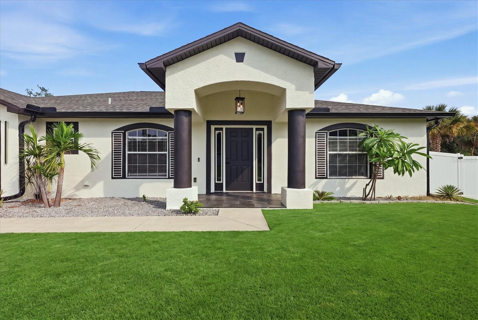 281 PEMBROKE DR