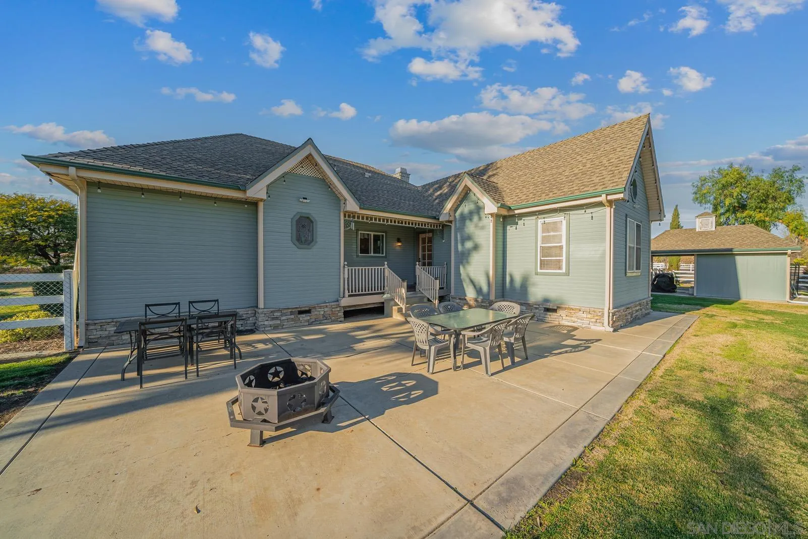 44140 La Paz St