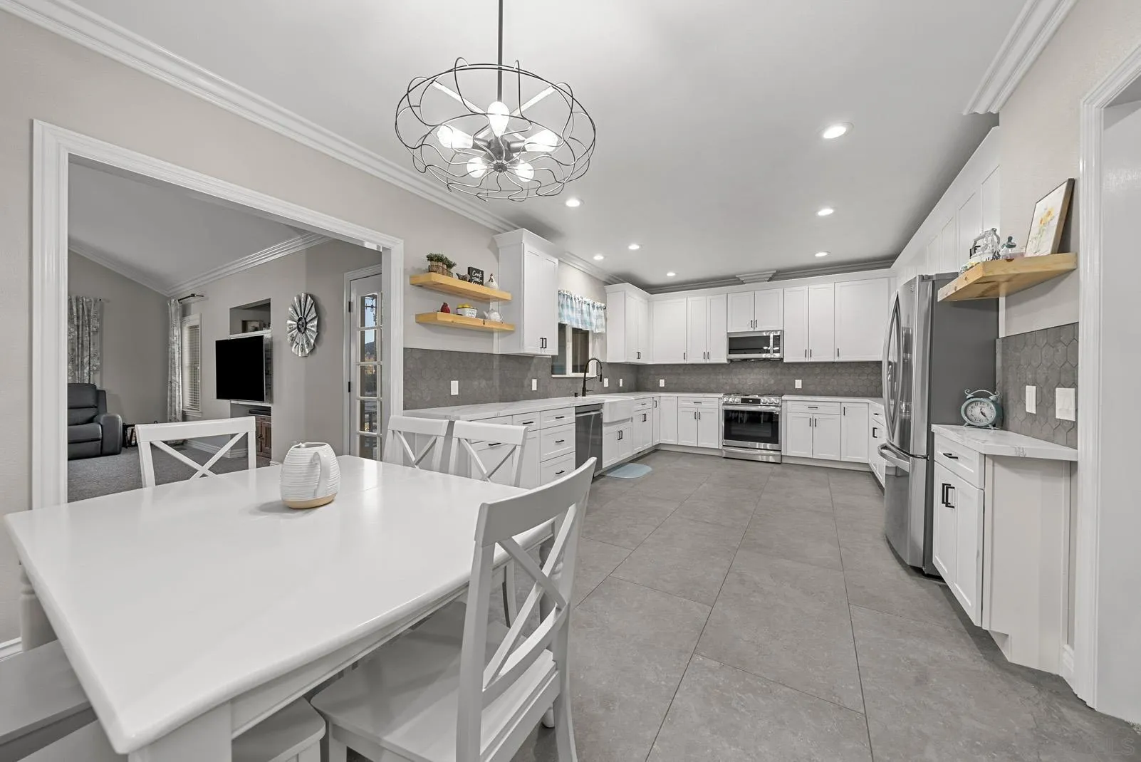 44140 La Paz St