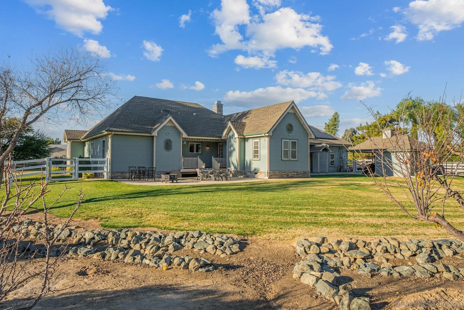 44140 La Paz St