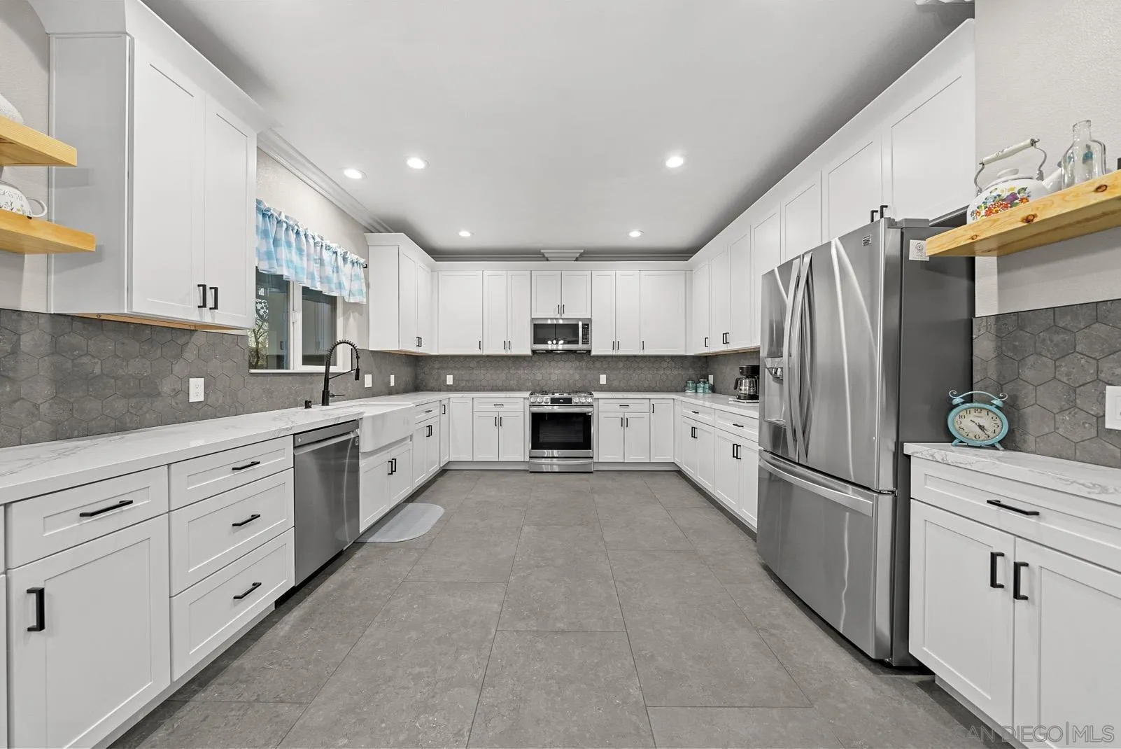 44140 La Paz St