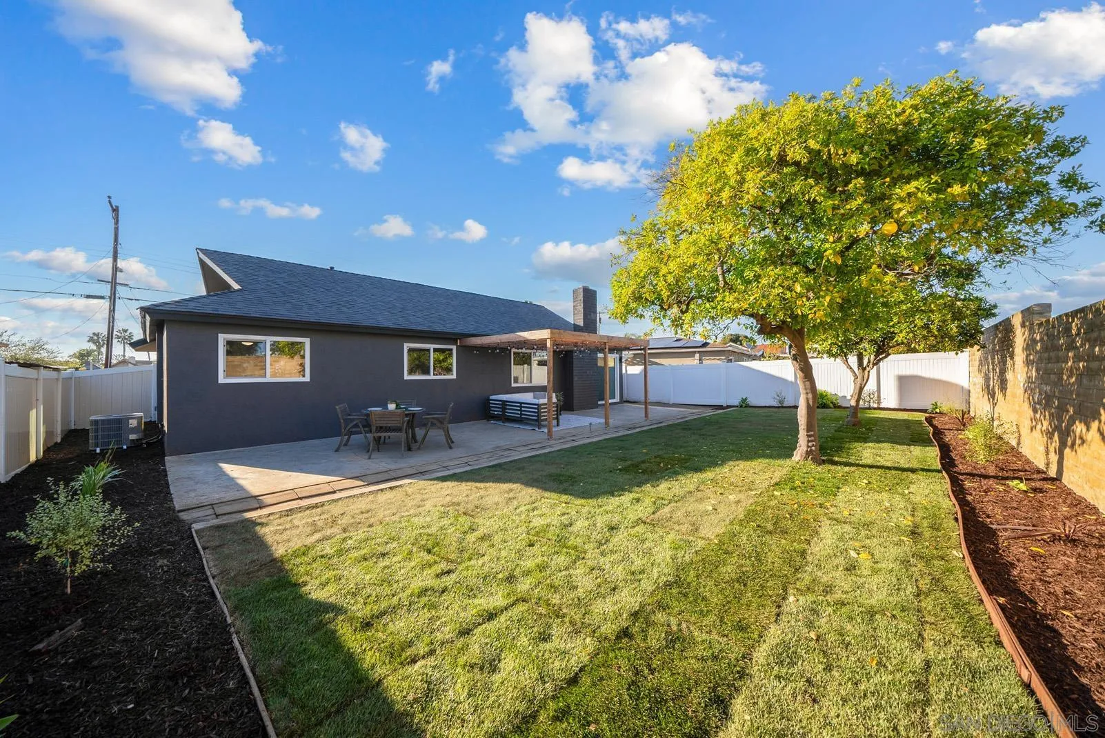 4491 Berwick Dr