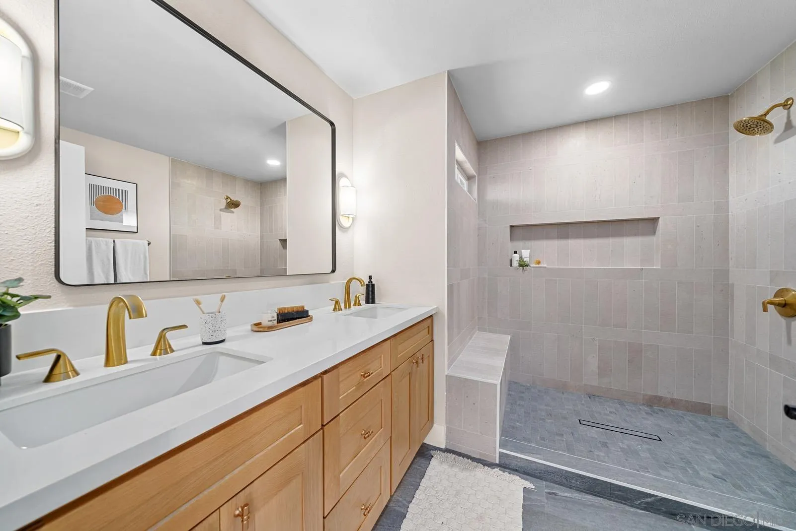 4491 Berwick Dr