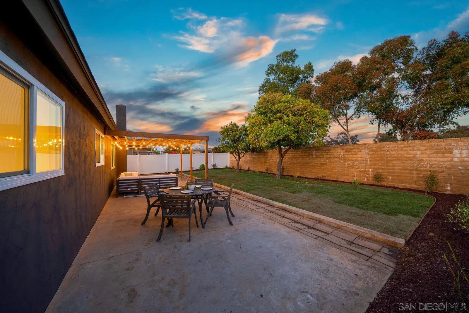 4491 Berwick Dr