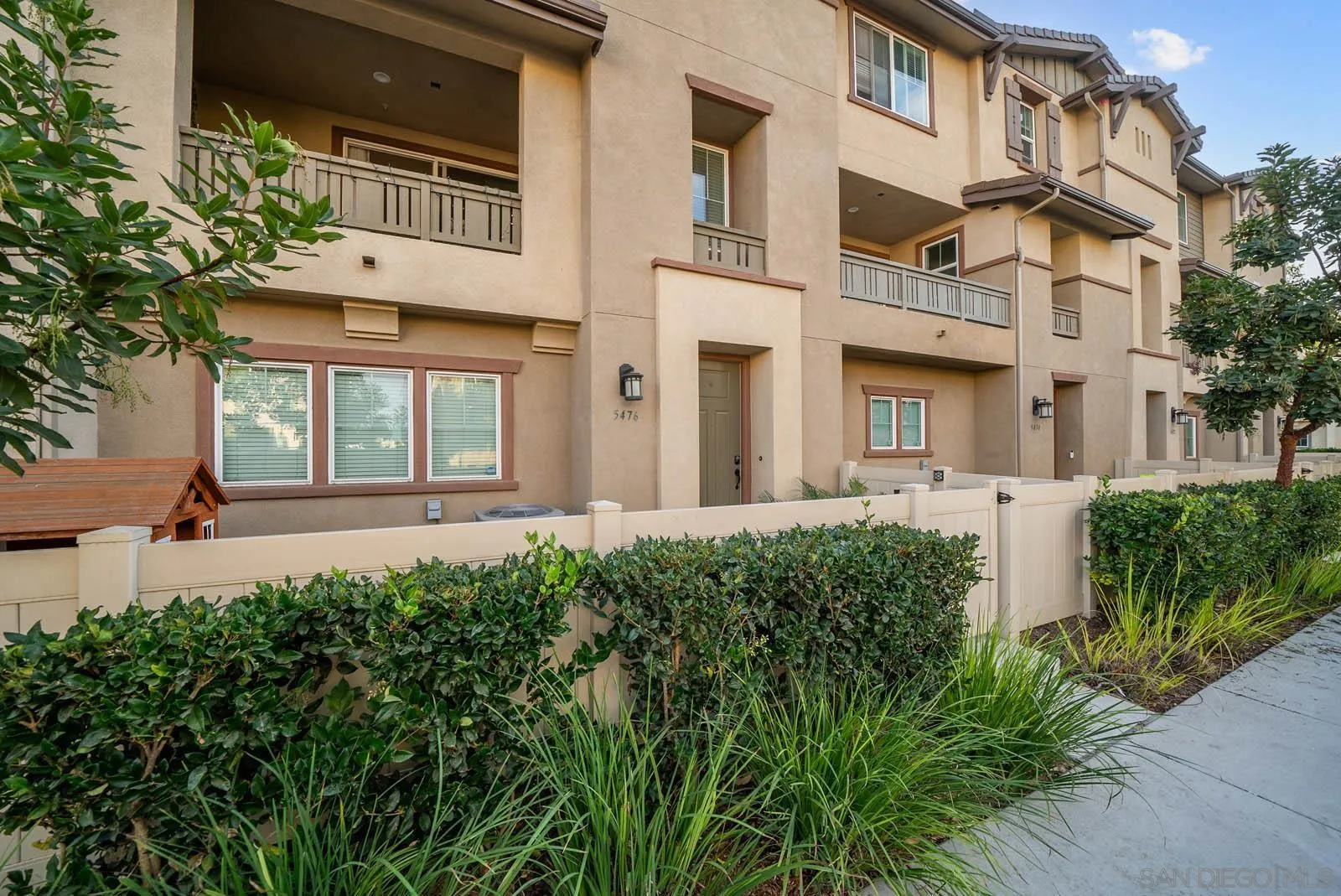 5476 San Alejandro