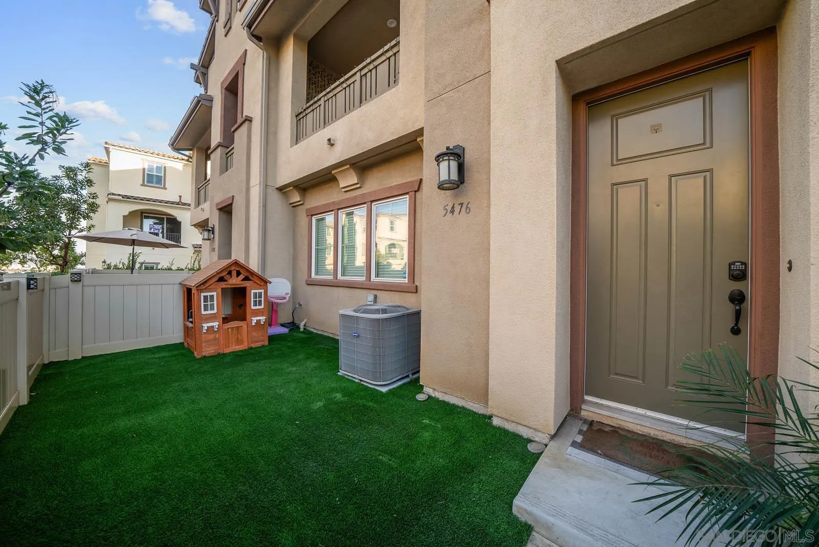 5476 San Alejandro