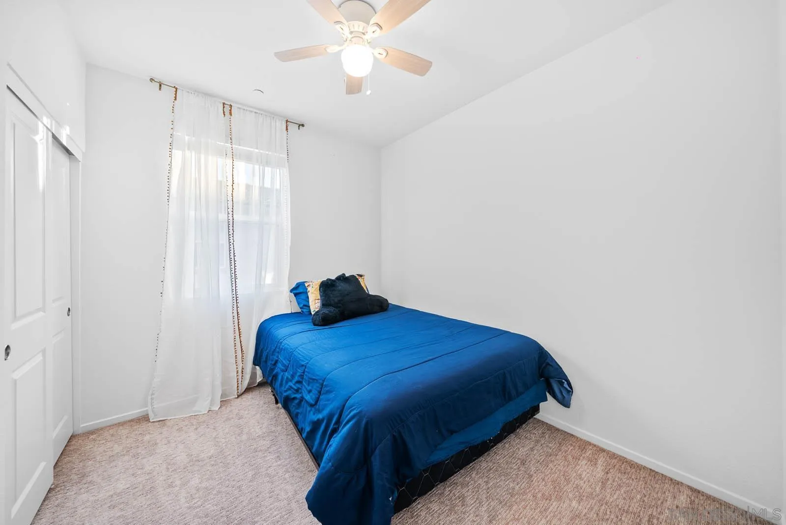 5476 San Alejandro