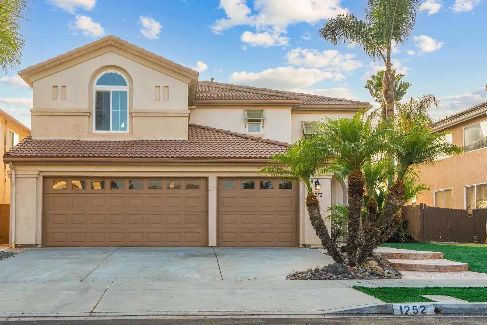 1252 Surfwood Ln