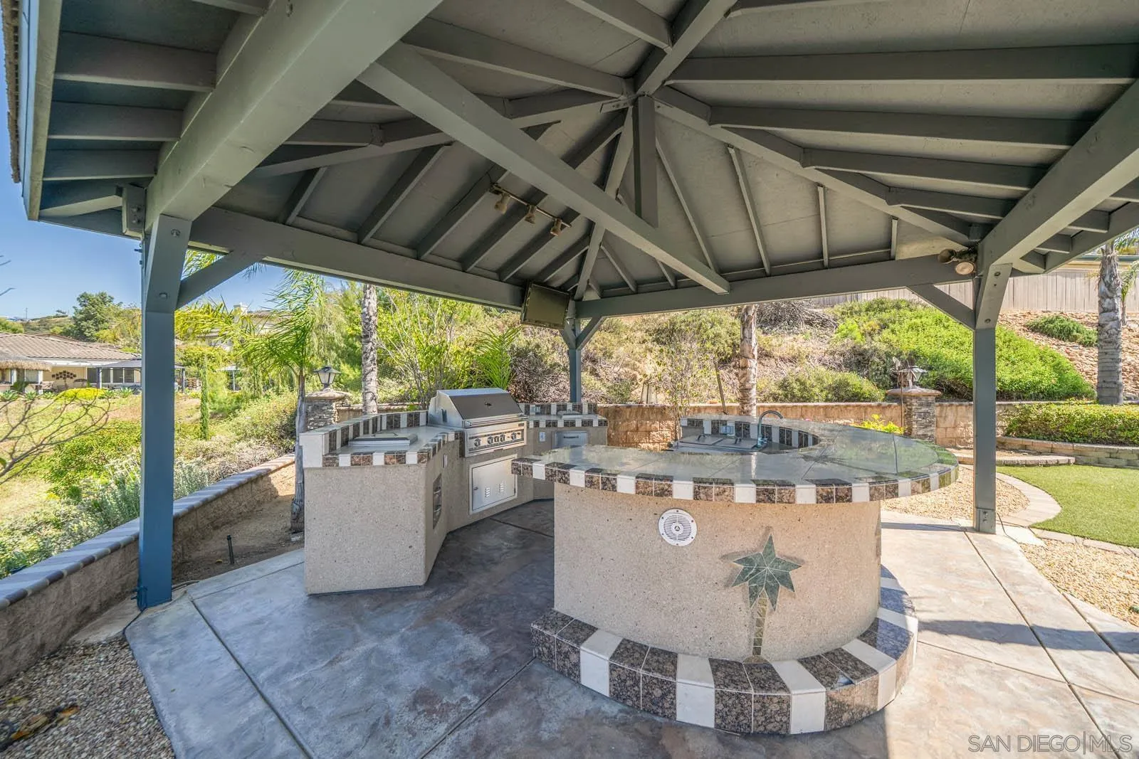 8818 Diamondback Dr