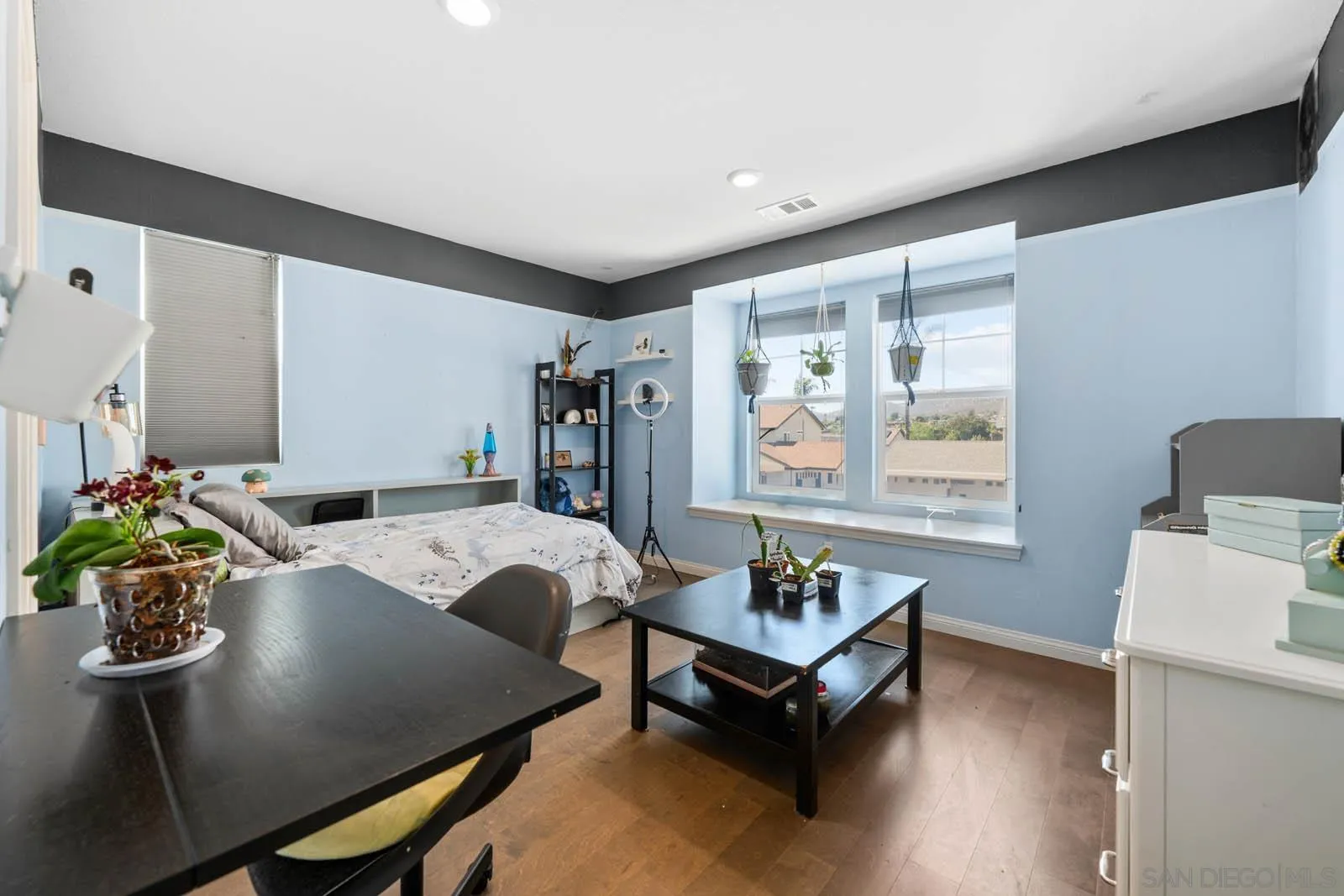 10689 Braverman Dr.