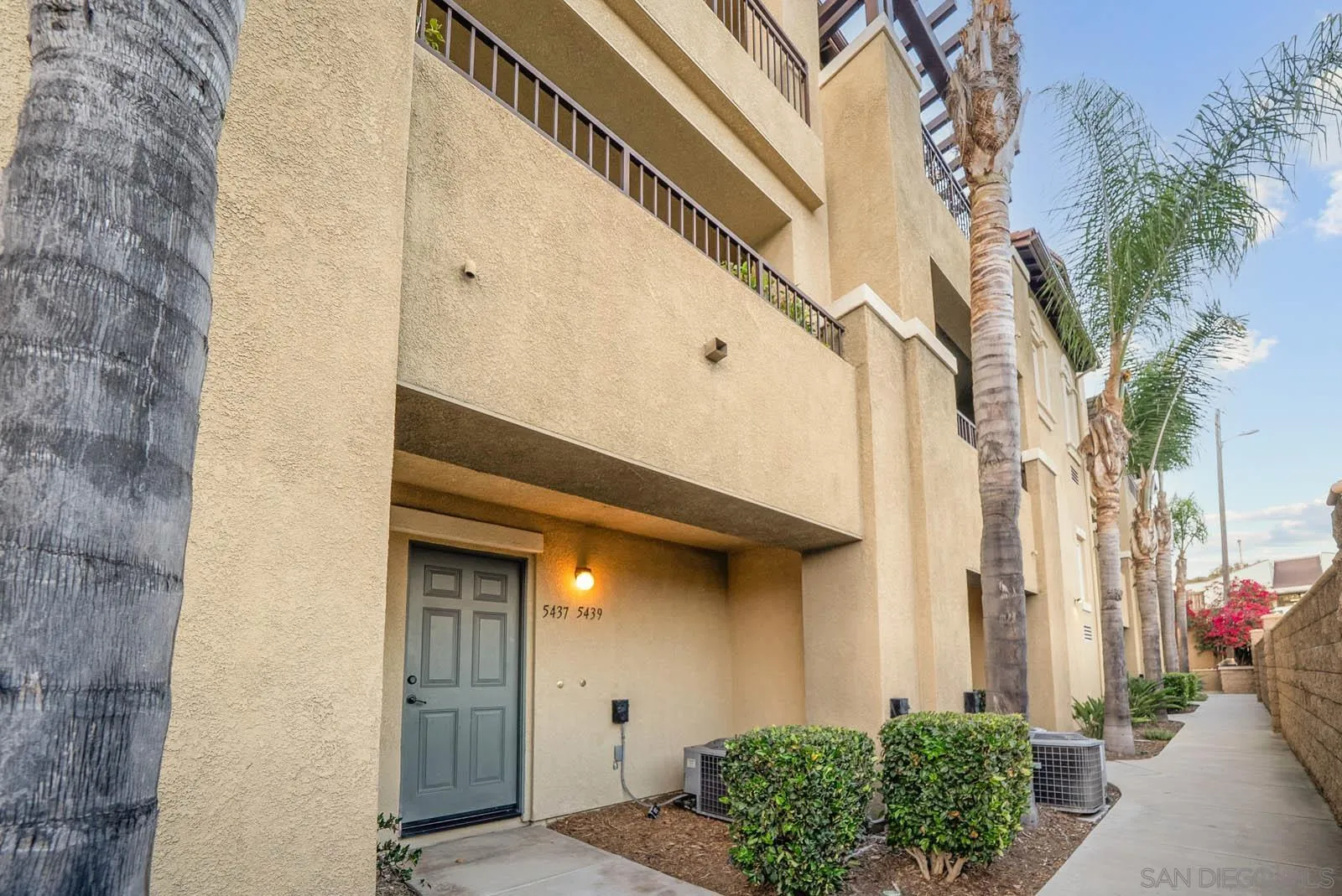 5439 Soho View Ter