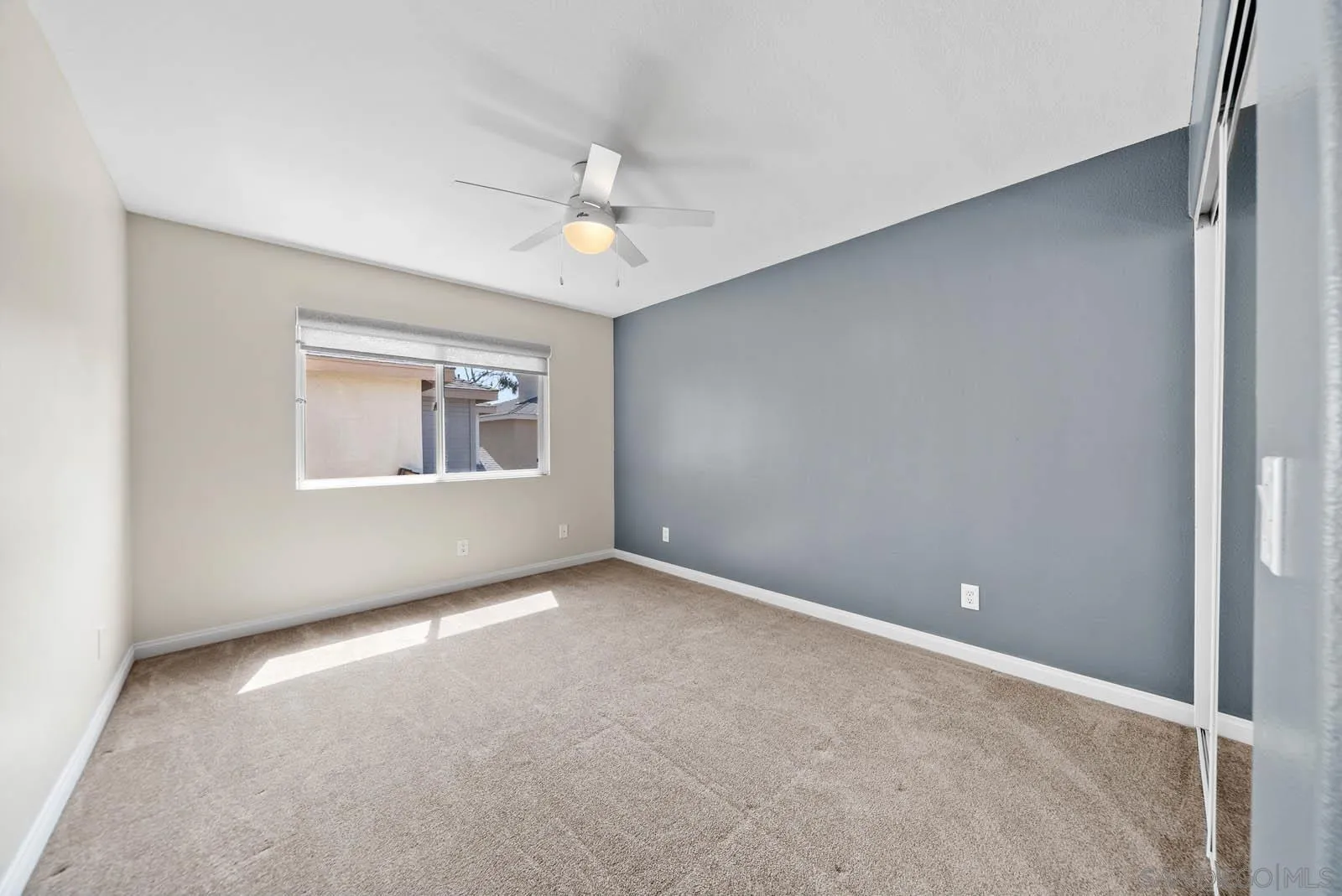 2923 W Canyon Ave
