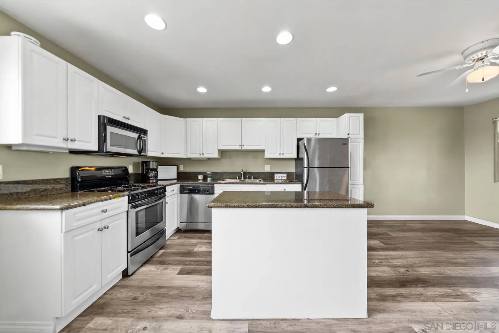 3565 Highland Ave Unit 5