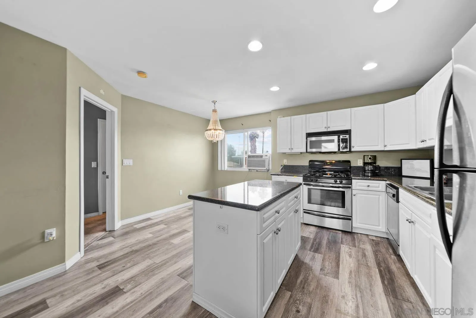 3565 Highland Ave Unit 5