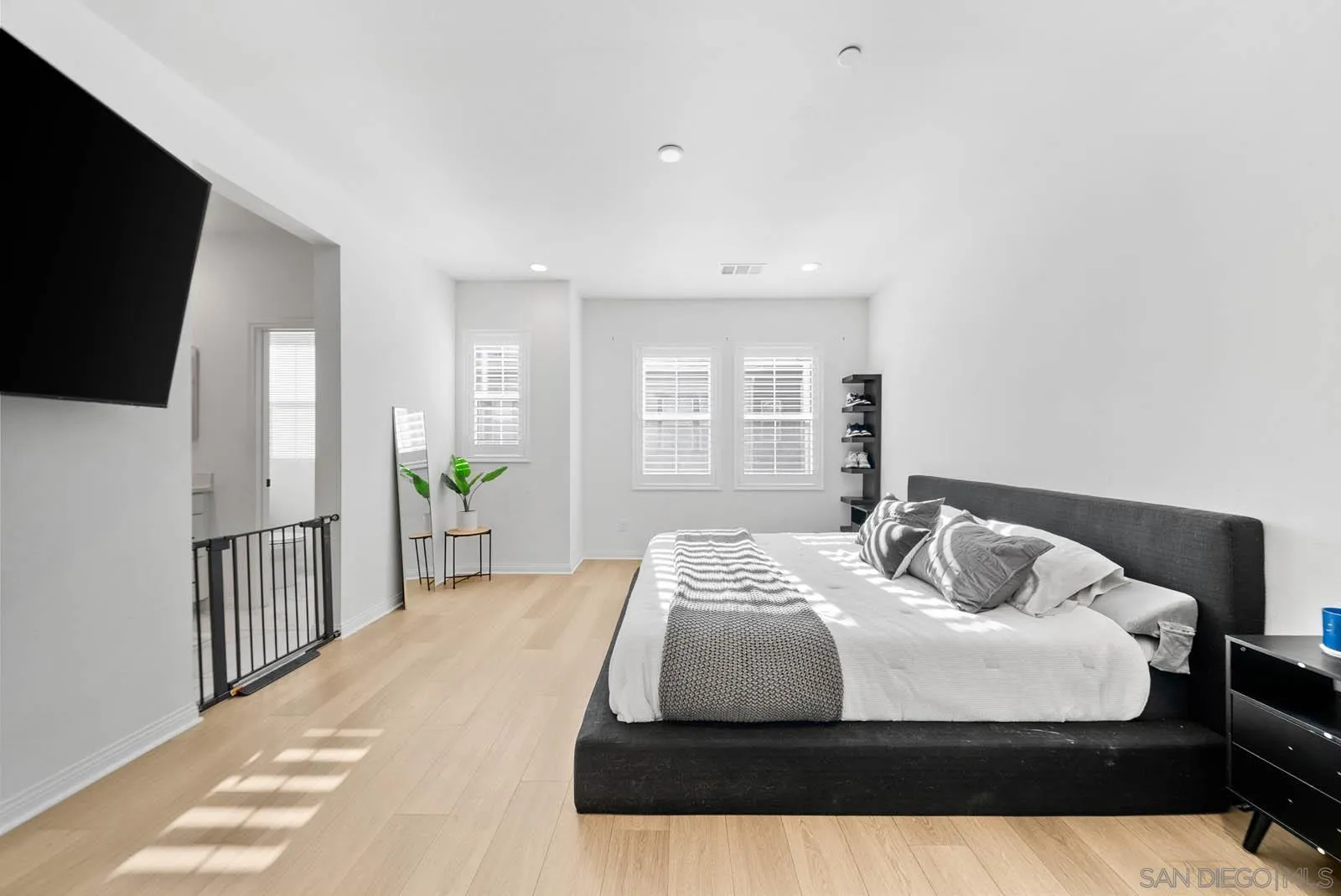 10553 Graphite St