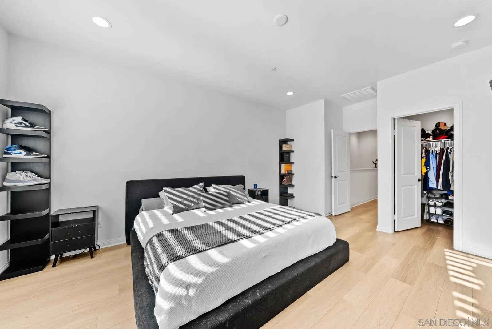 10553 Graphite St