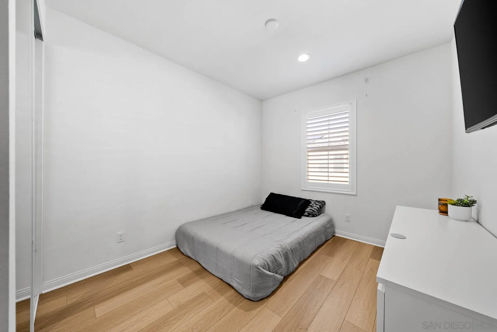 10553 Graphite St