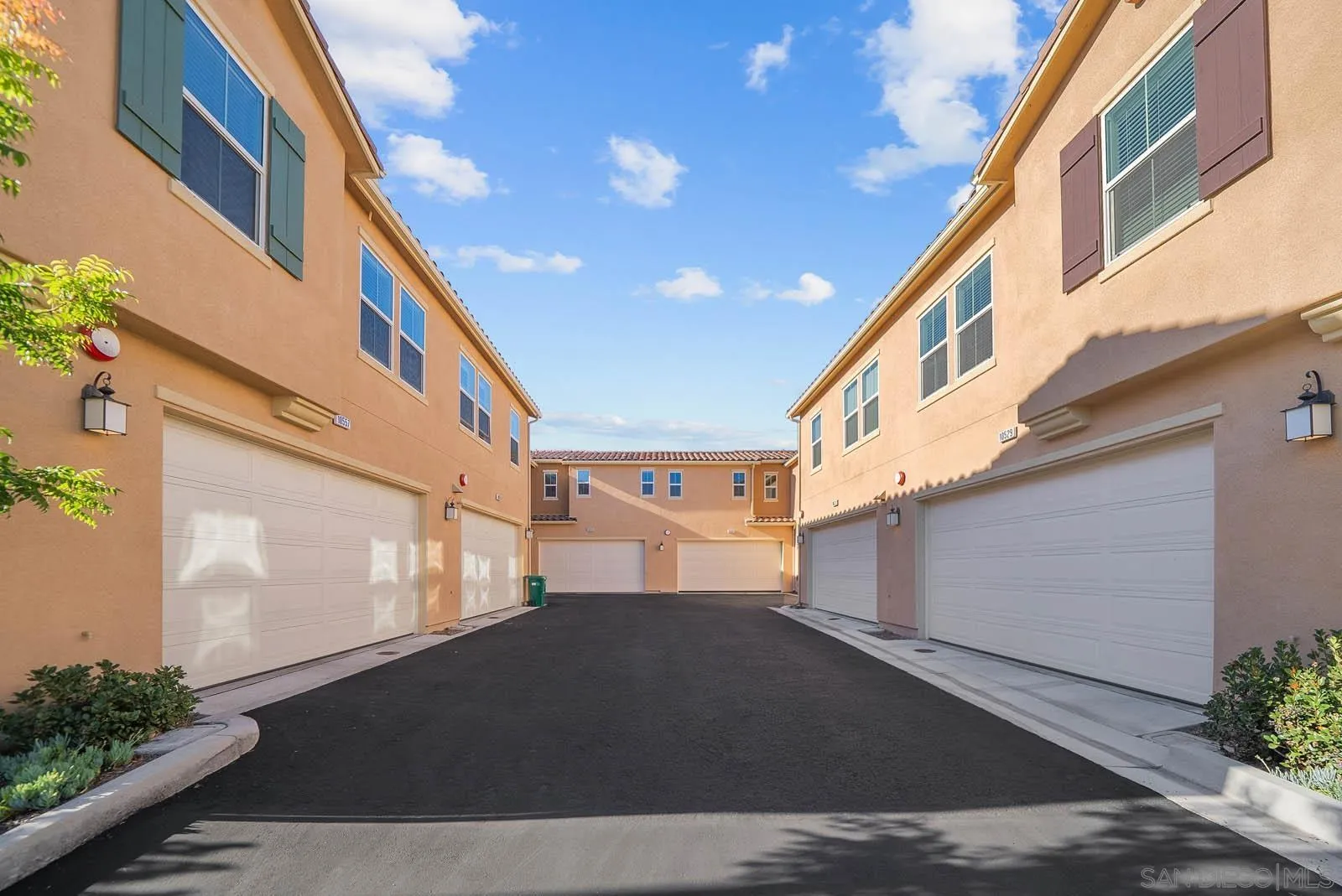 10553 Graphite St