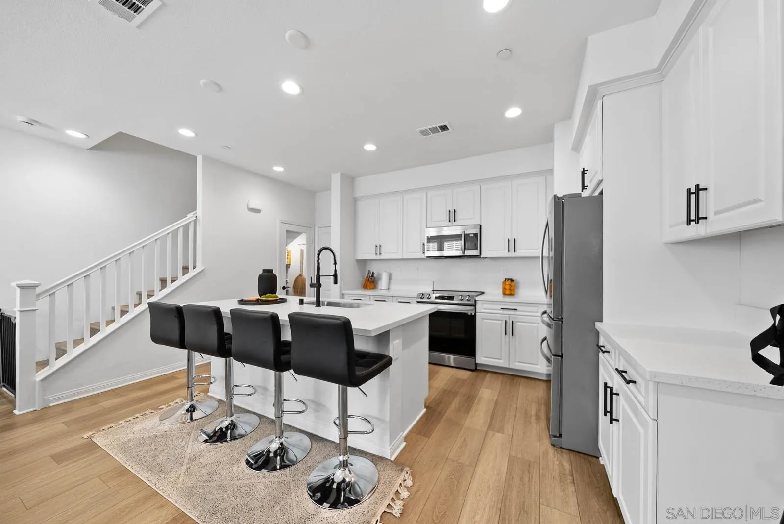 10553 Graphite St