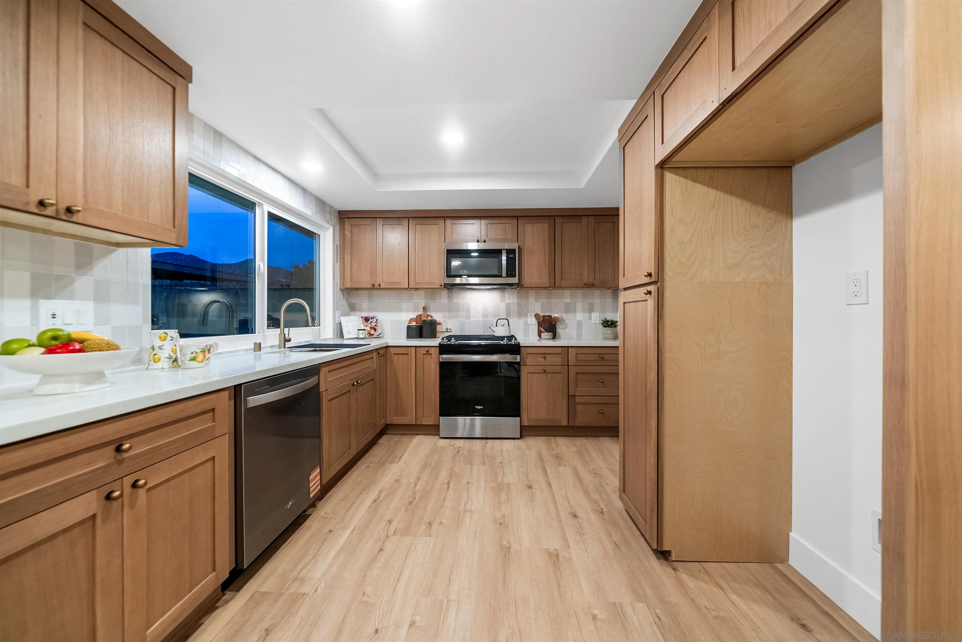 460 Las Brisas Dr