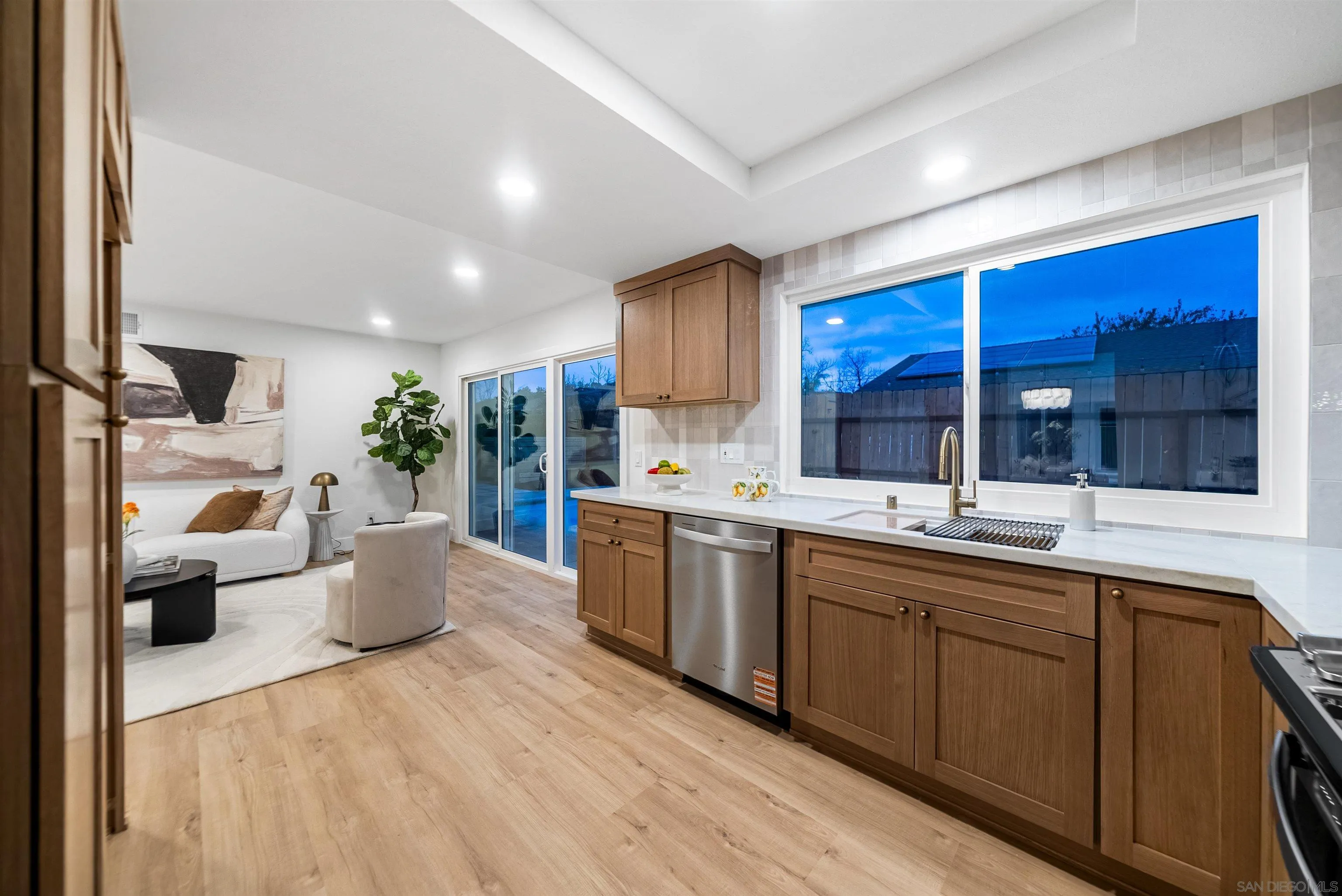 460 Las Brisas Dr