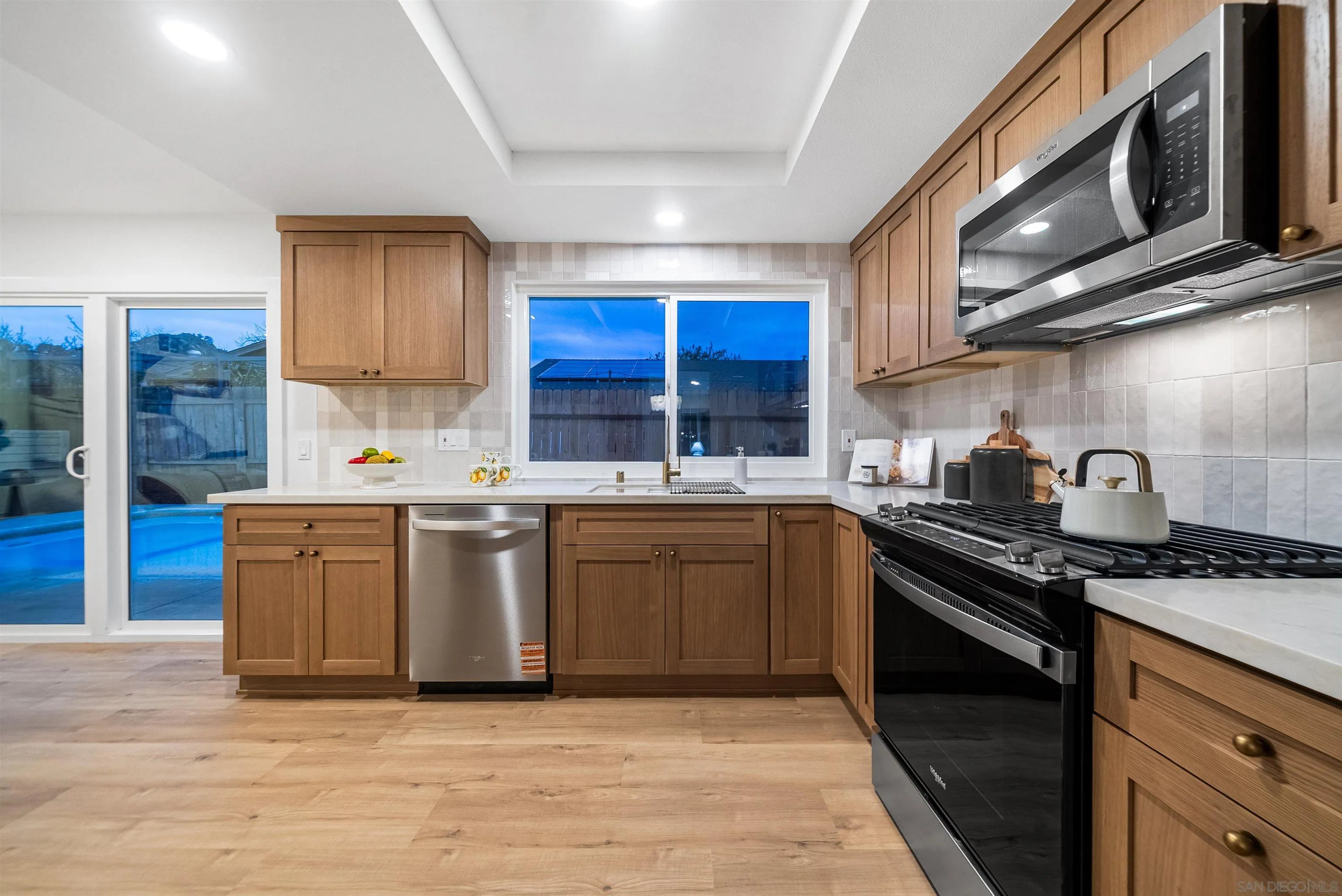 460 Las Brisas Dr