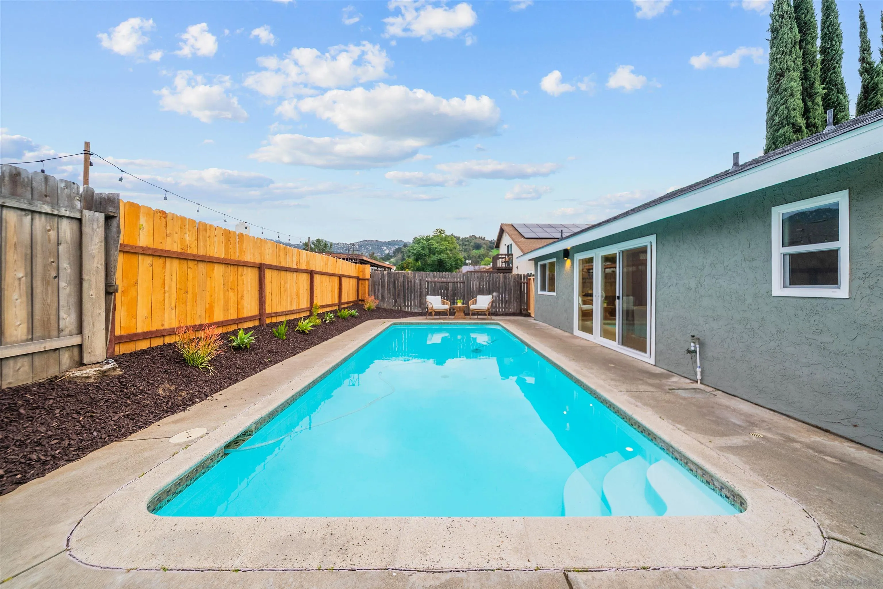 460 Las Brisas Dr